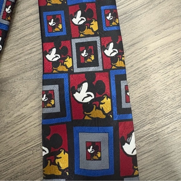 Vintage 90s Disney Mickey Unlimited Men's Mickey Mouse Tie - Picture 3 of 5